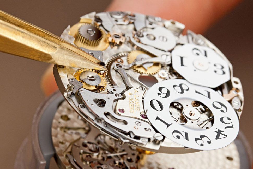 Automatic vs. Quartz Watch Movements