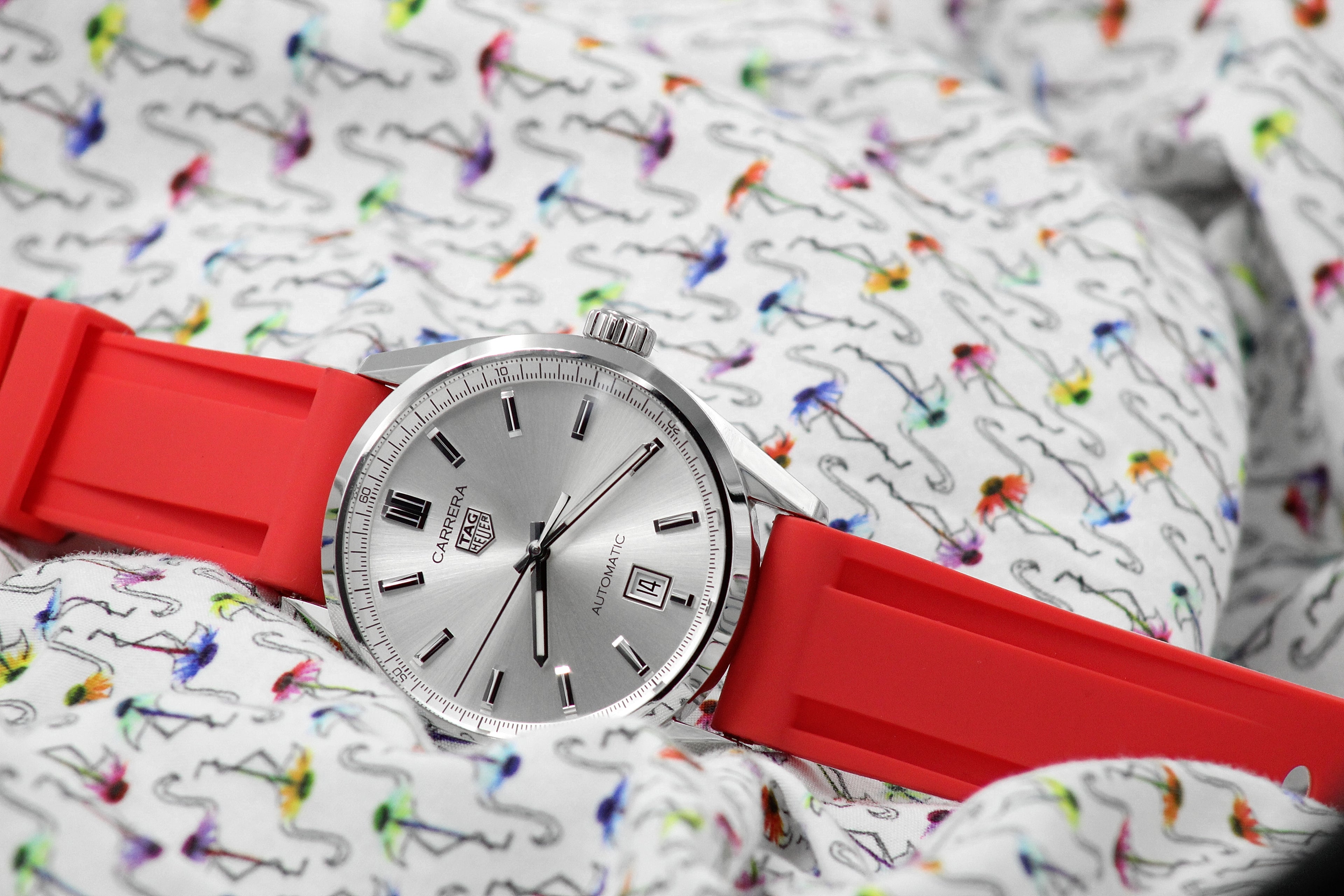 Correa de caucho color rojo salmón para TAG Heuer Carrera