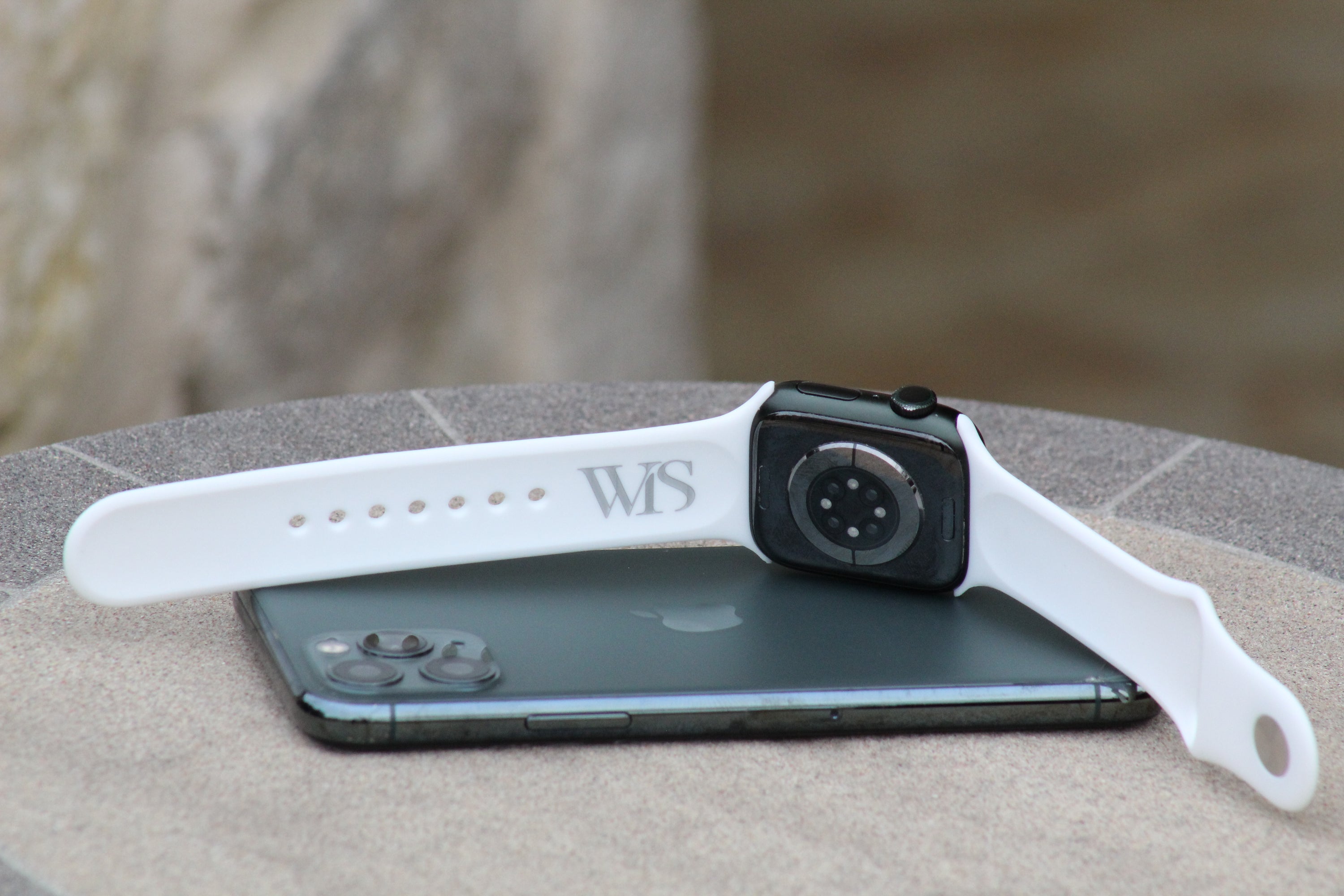 HOW TO CHANGE YOUR APPLE WATCH STRAP