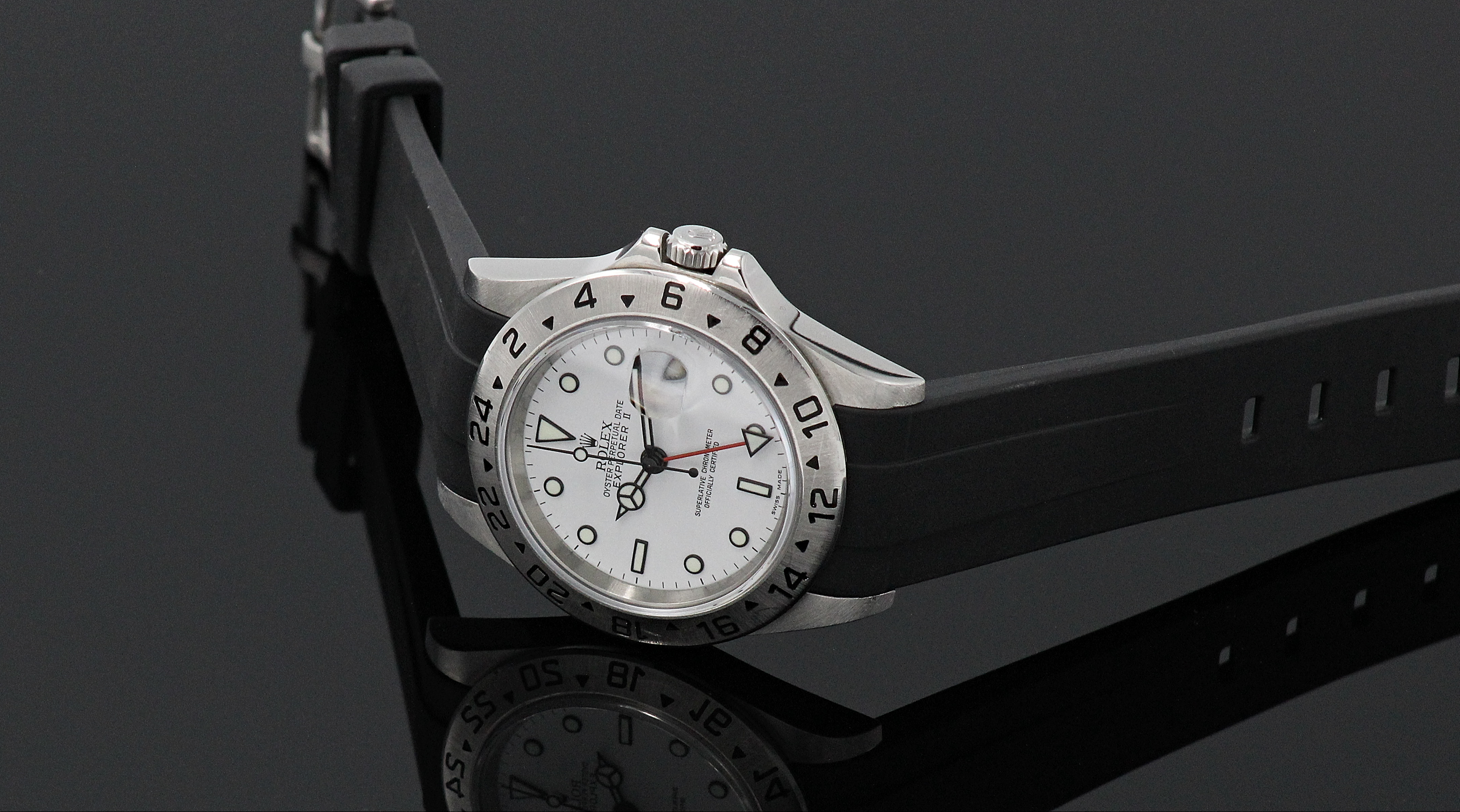 3 Reasons Why People Are Wearing Rubber Watch Straps