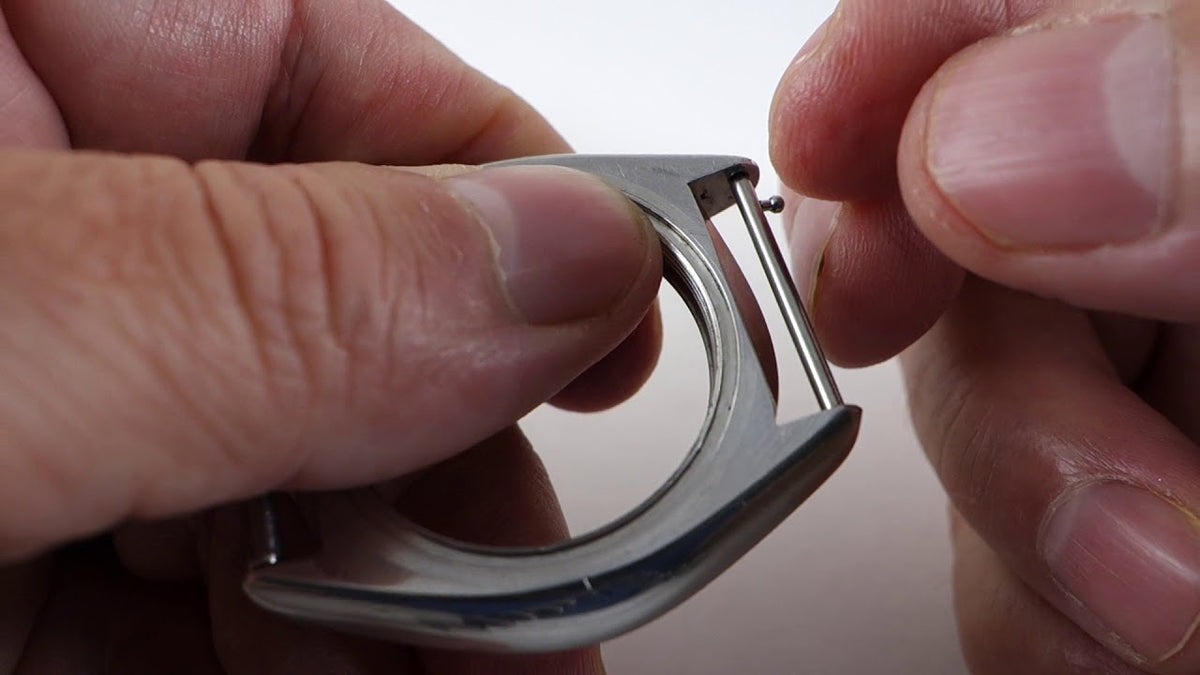 Quick Release vs. Spring Bar: Which Strap System Do You Have?