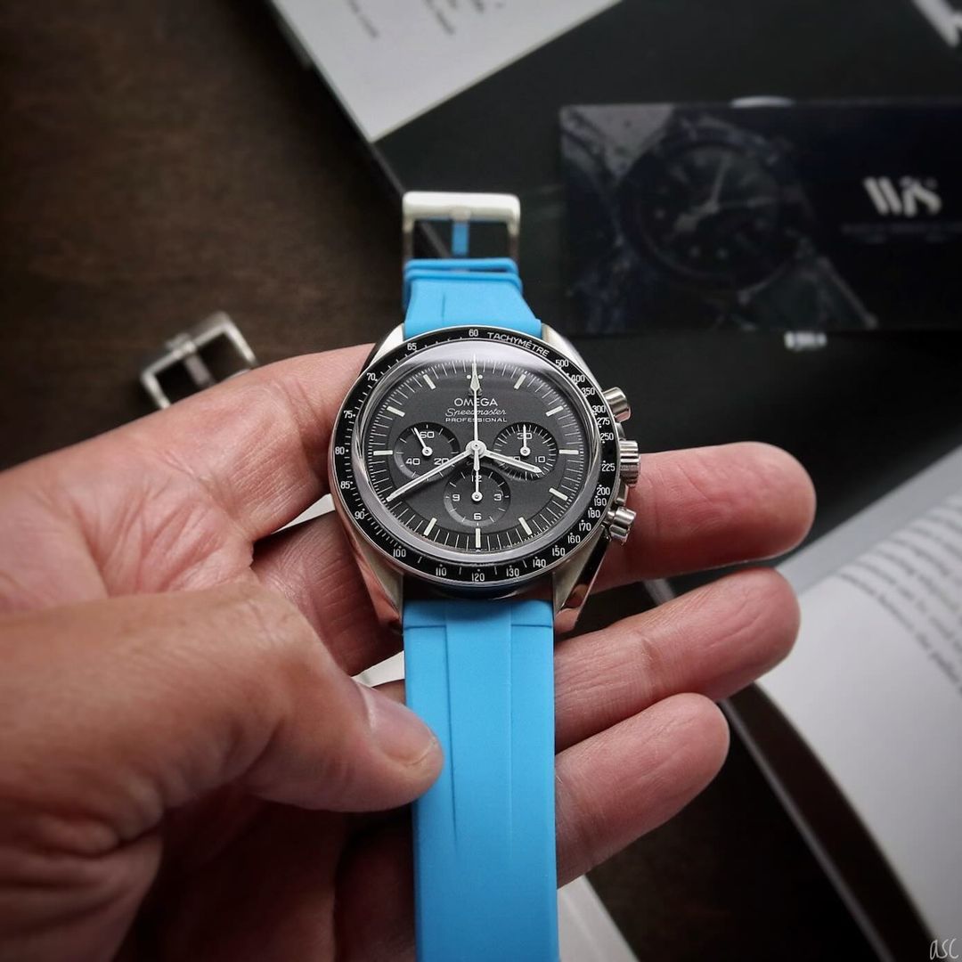 Leather vs. Rubber Watch Straps: Pros, Cons, and When to Wear Each