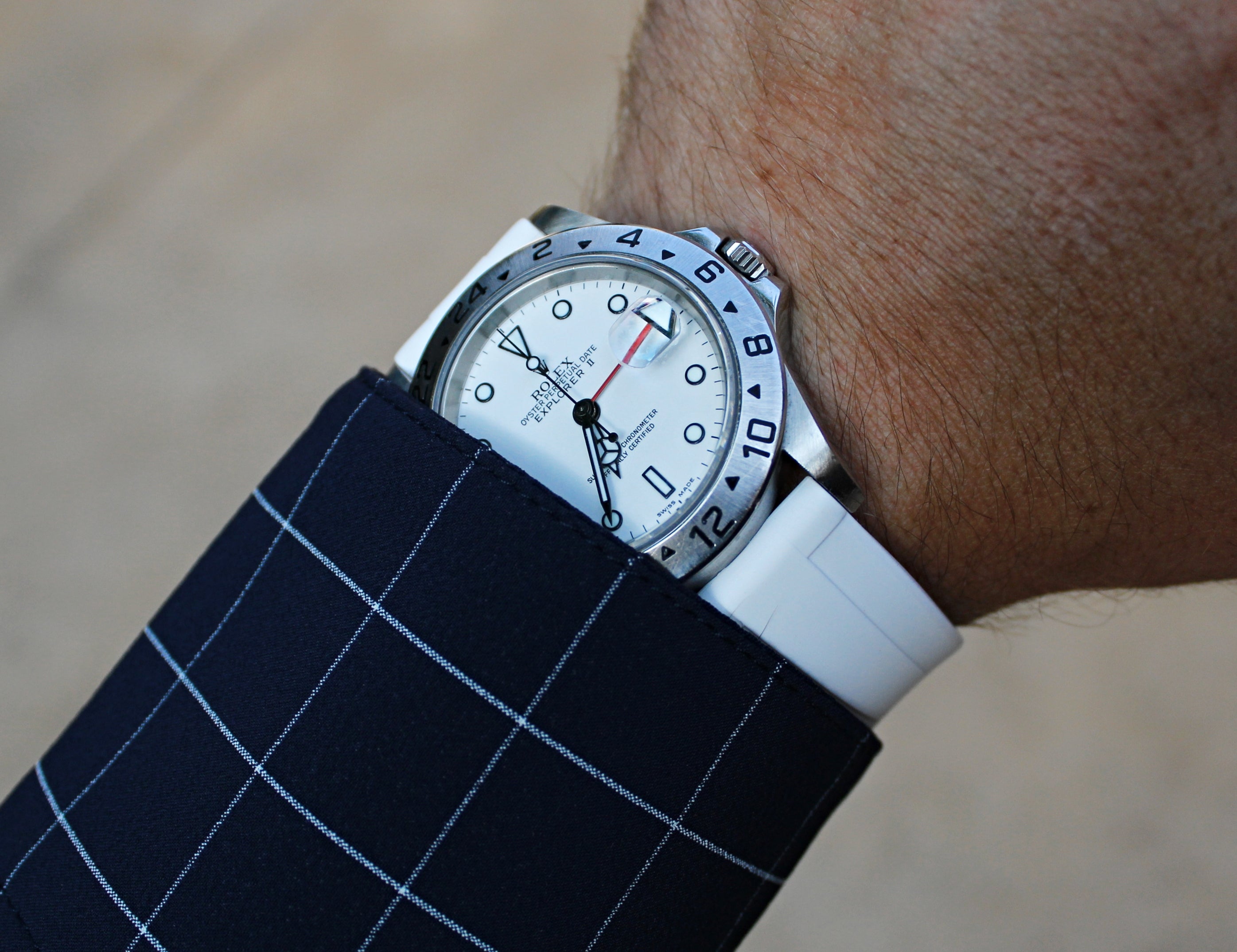 The Benefits of Owning Multiple Watch Straps: Versatility and Longevity