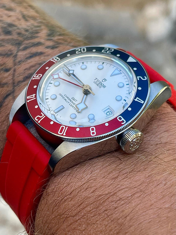 The Power of Red Watch Straps: A Bold Choice for Watch Enthusiasts