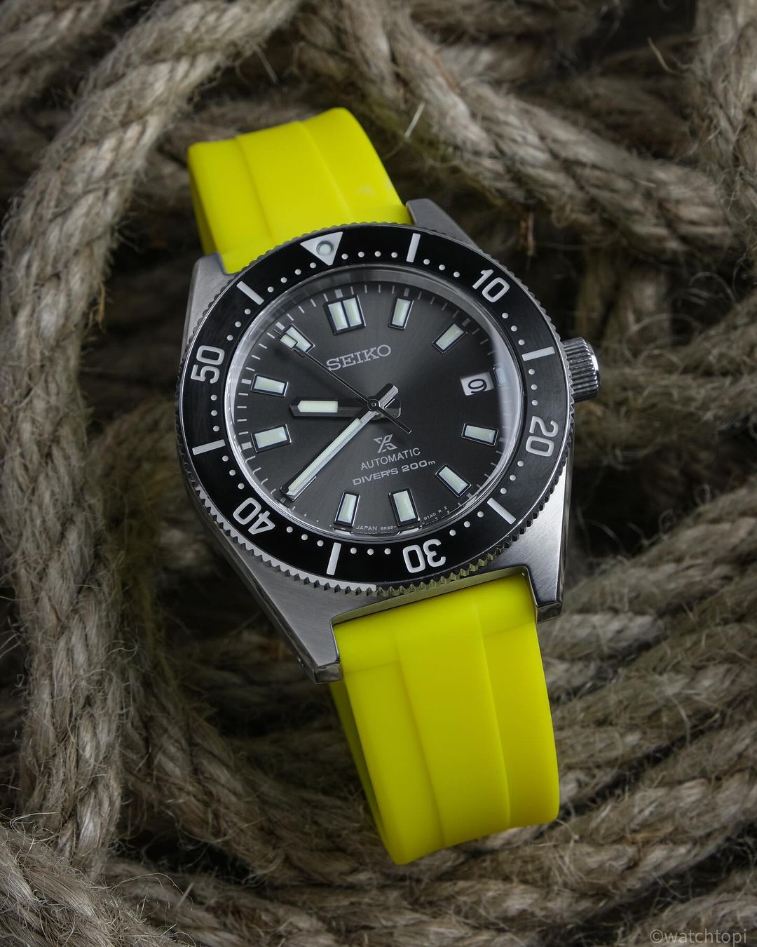 The Most Popular Watch Strap Colors for 2025: Style Trends & Pairing Tips