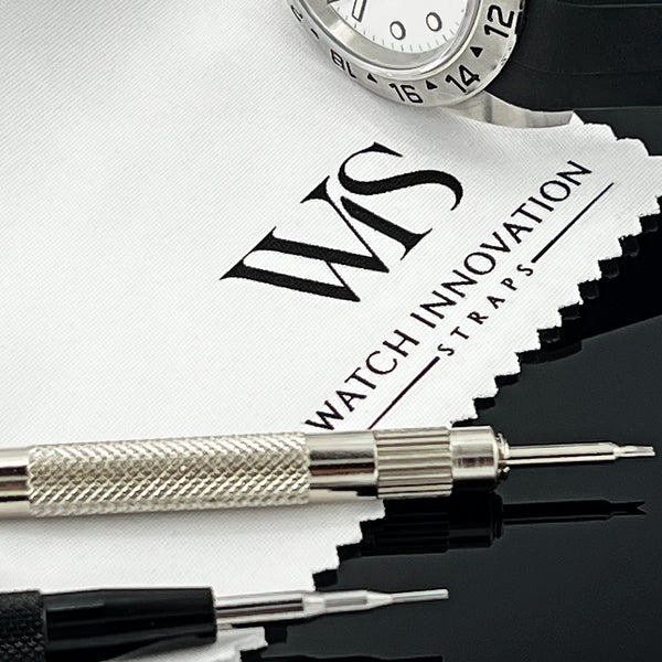 WIS_WATCH_STRAPS_LEANING_CLOTH