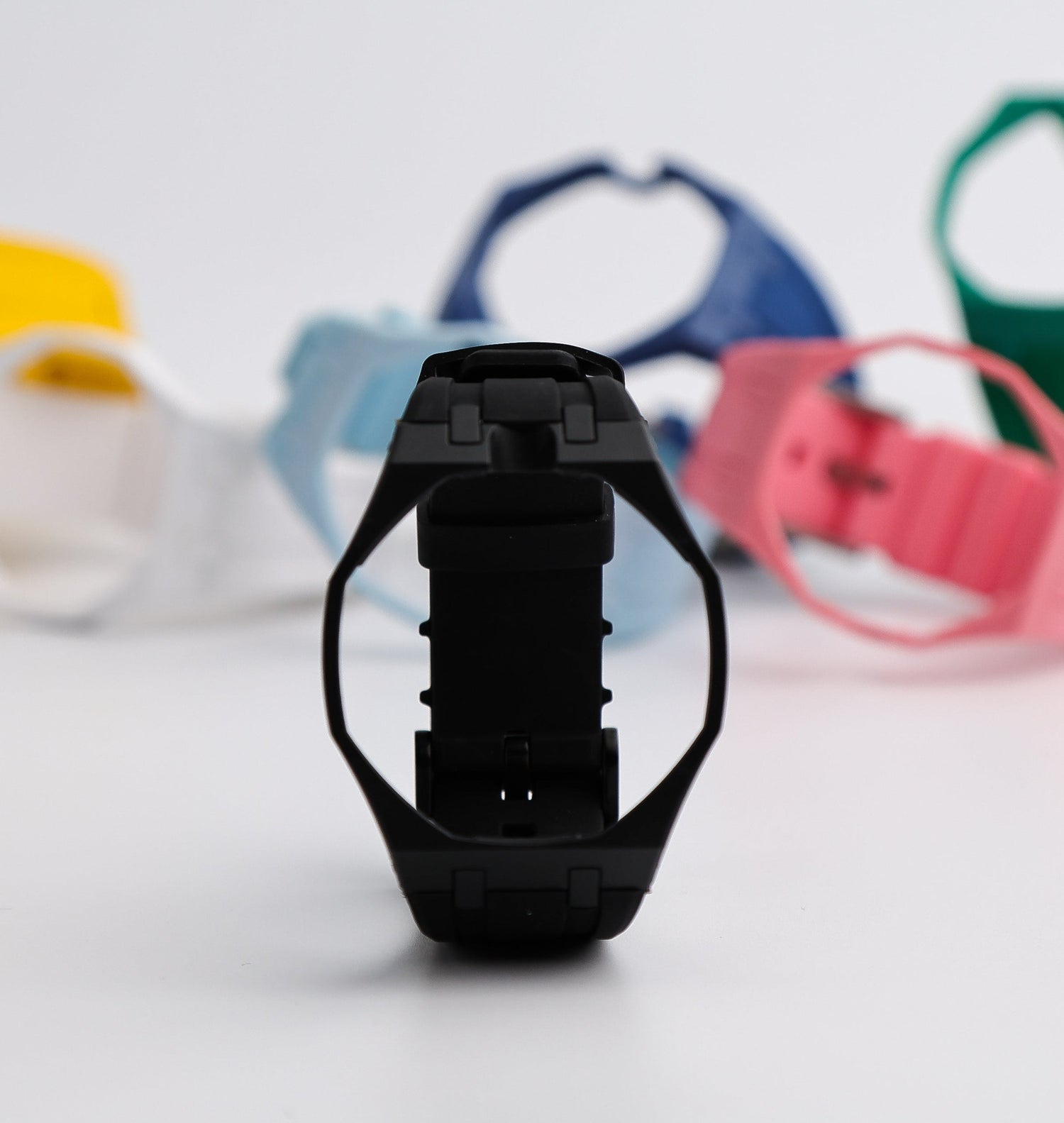 Black Royal Pop Strap With Straps In Back