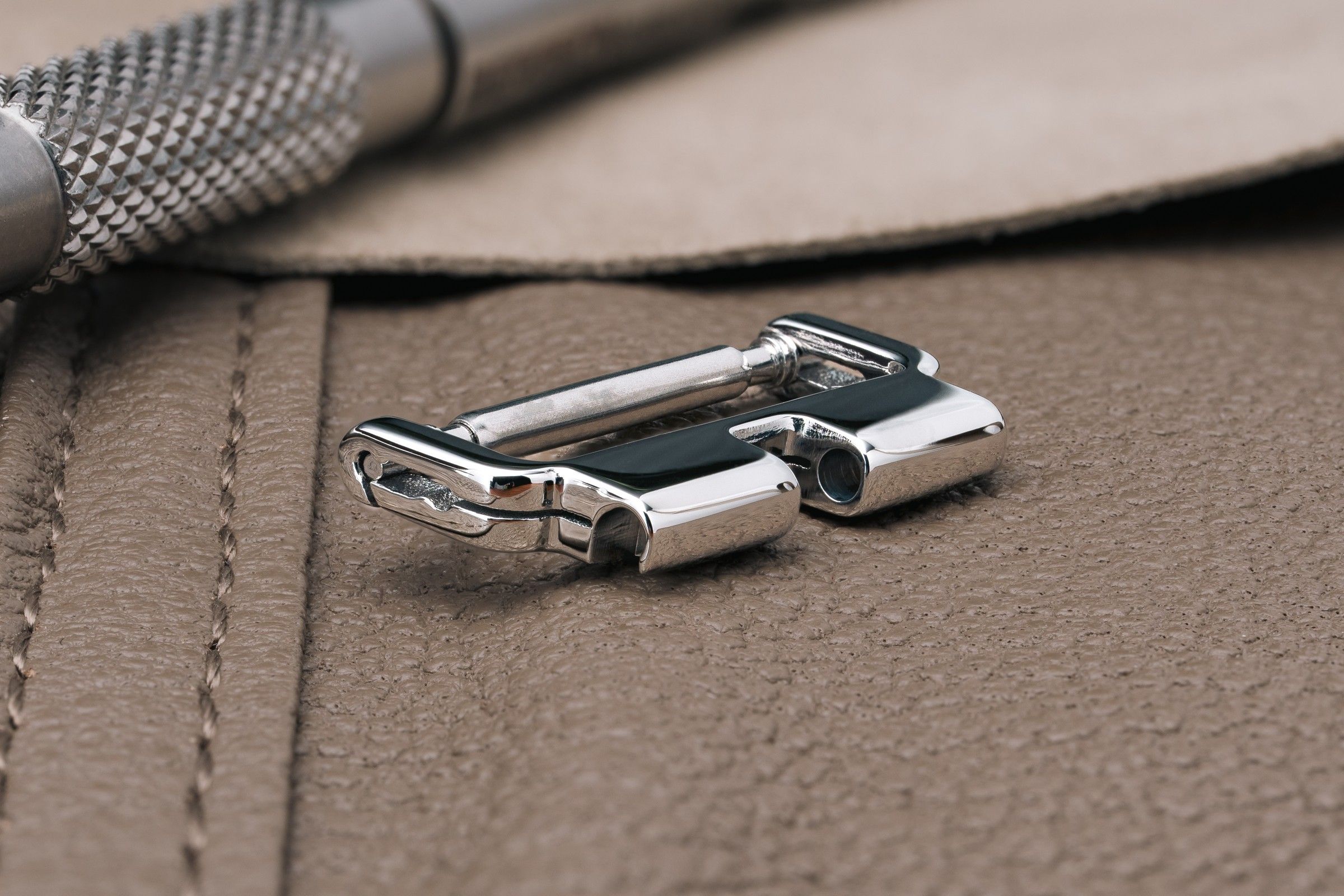 Fitwell M4 micro-adjust link on leather