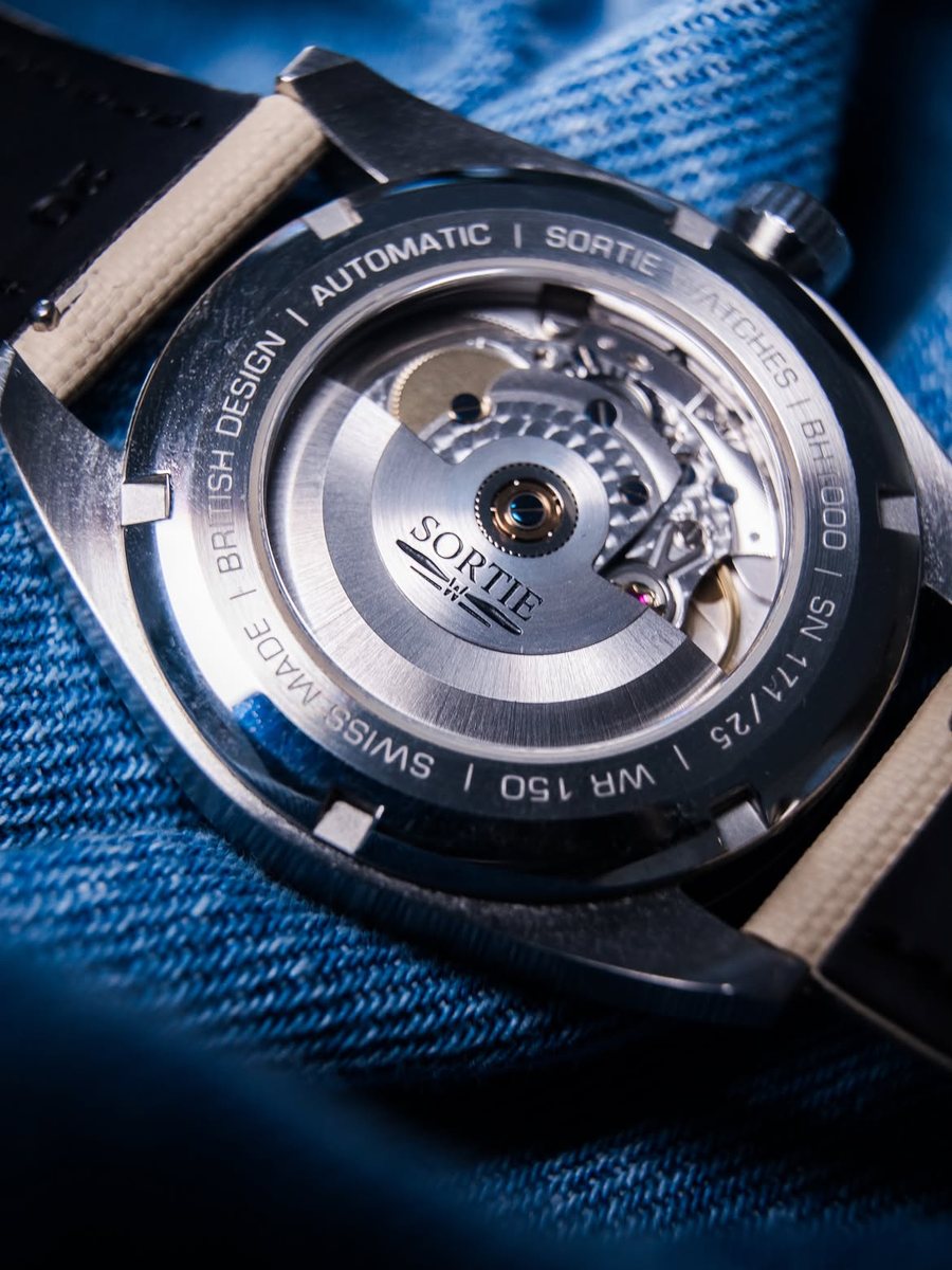 Sortie BH1000 exhibition caseback